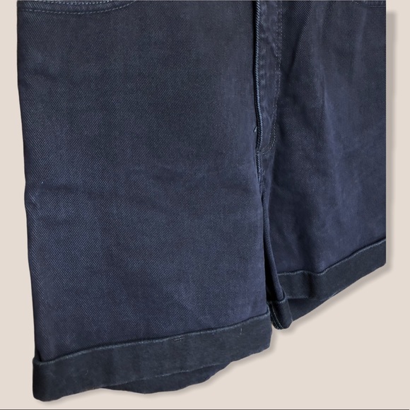 Vintage High Rise Guess Shorts - Picture 5 of 5